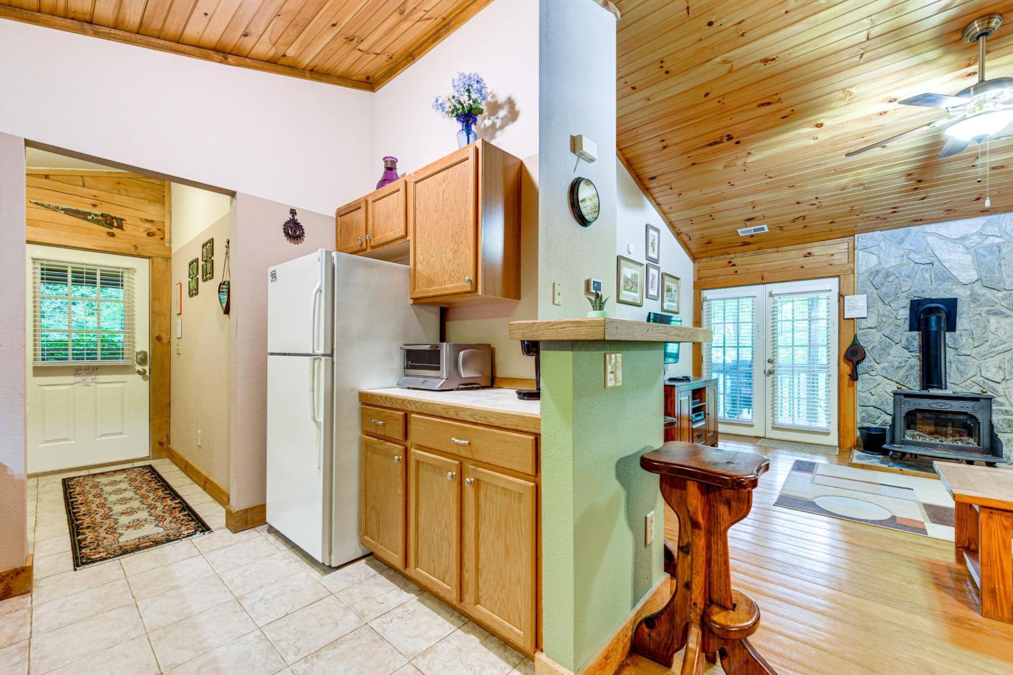 Serene Maggie Valley Retreat With Deck And Hot Tub! Kültér fotó